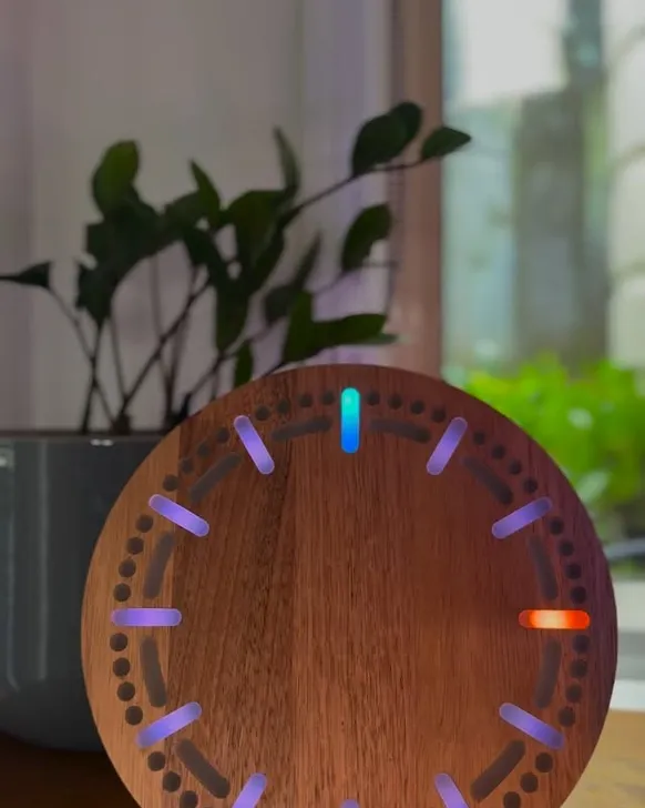 From afternoon focus to midnight ambience—the NIX labs AL60 LED Smart Clock is officially here! 🚀

The countdown is over, and our new analog-style sm